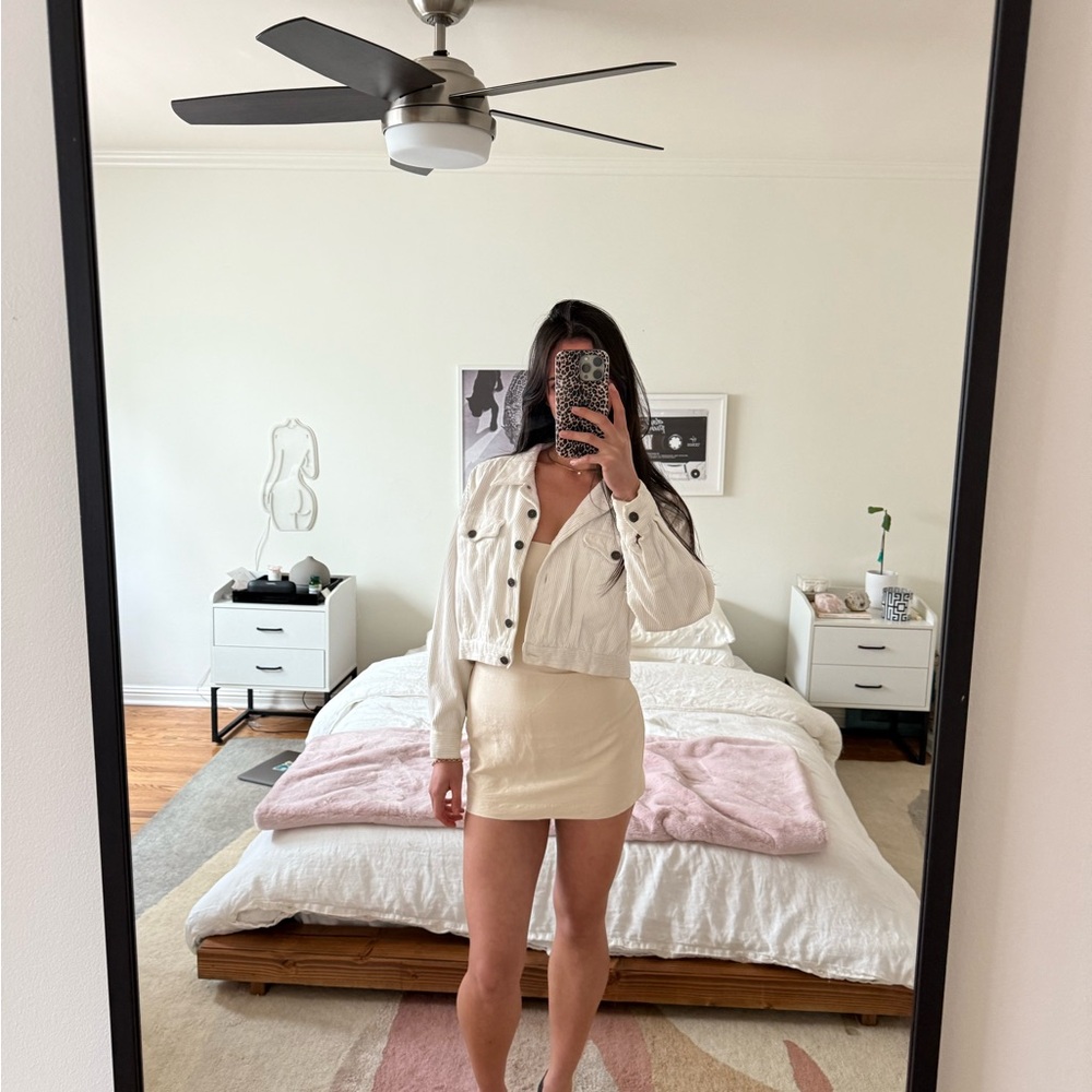 Cream Cropped Jacket - Picture 3 of 4